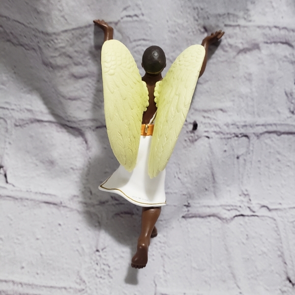๐SOLD๐ Hallmark Keepsake Angel Of Joy Christmas Ornament Year 2016 Robert Chad - Picture 5 of 12